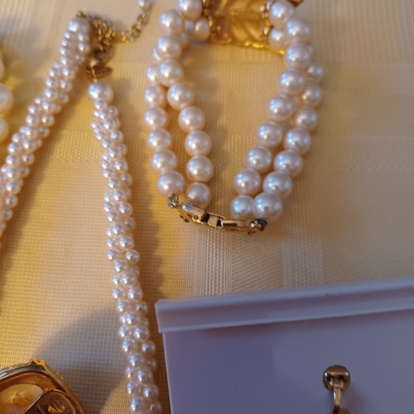 Pearl Assortment Jewelry Bundle Lot - Picture 9 of 10
